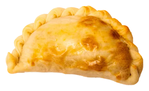 Empanada de carne na faca, em meia-lua, com a trança em toda a borda